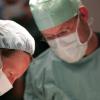 Chirurgen tijdens een operatie